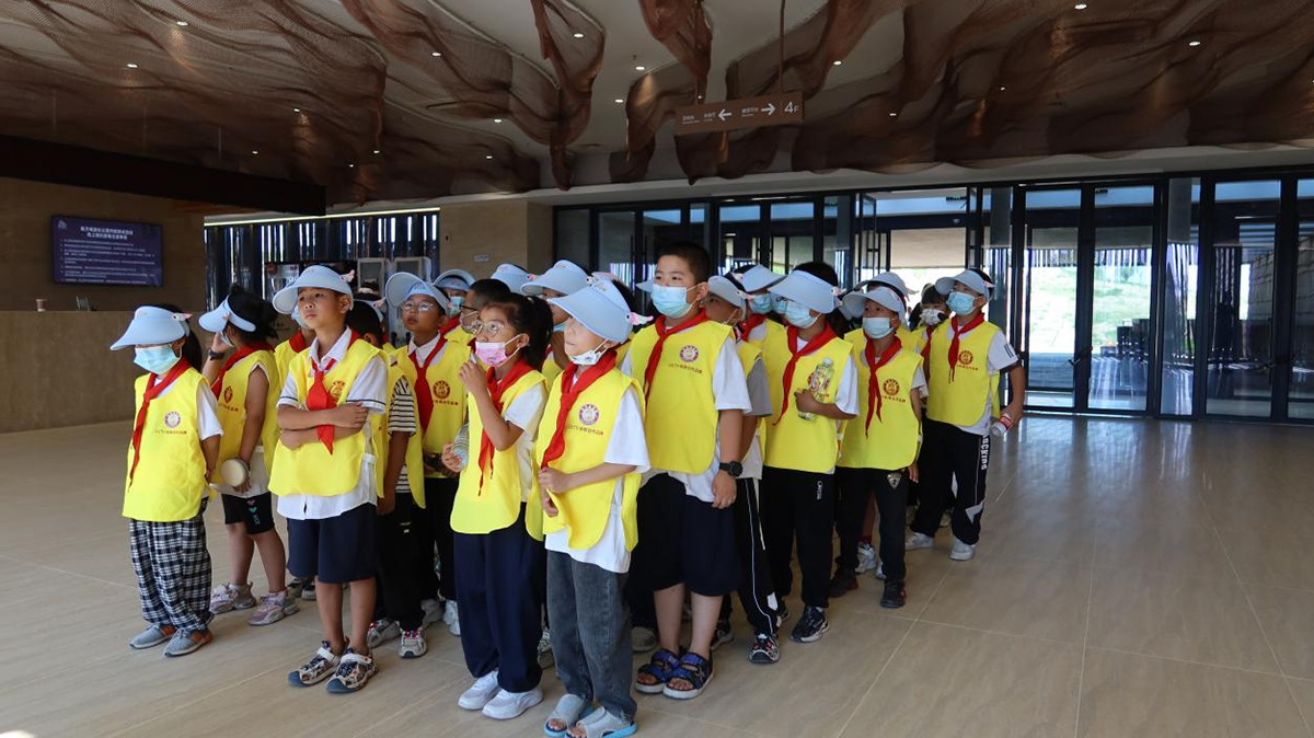 靖边梦想金话筒红领巾研学之旅—走进统万城
